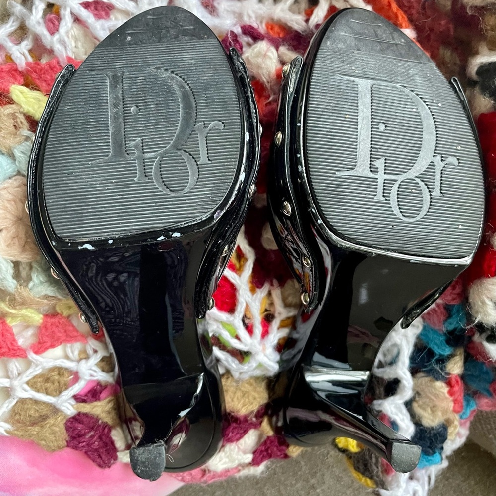 Dior Black Stiletto Heels with Quilted Texture - Picture 10 of 10